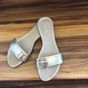 Ladies sandals